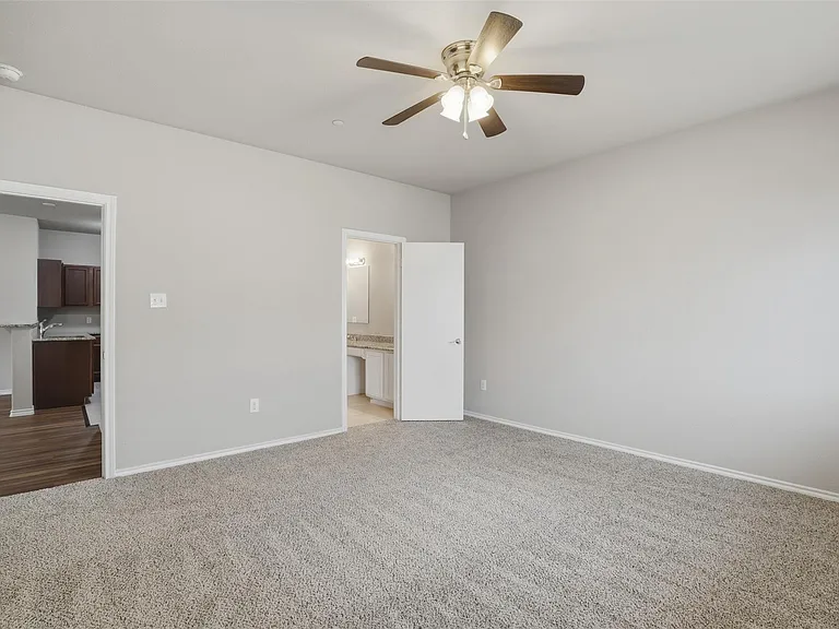 514 E Hazelwood St #B — Photo 24