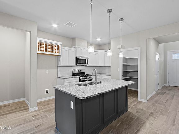 3rd image of 273 Farnborough St