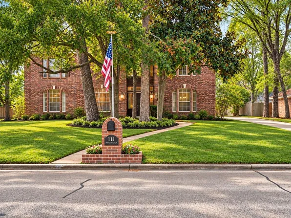 111 Pine Manor Dr, Conroe, TX 77385