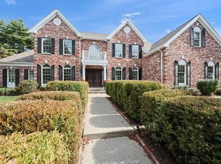 42 Hancock Rd, Franklin, MA 02038