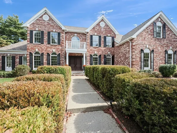 42 Hancock Rd, Franklin, MA 02038