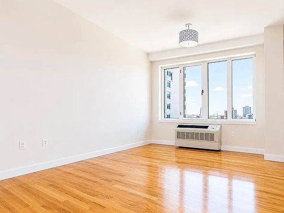 5th image of 278 6th St APT 2A