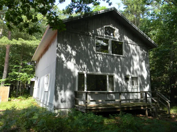 6383 S Lakeshore Dr, Pentwater, MI 49449