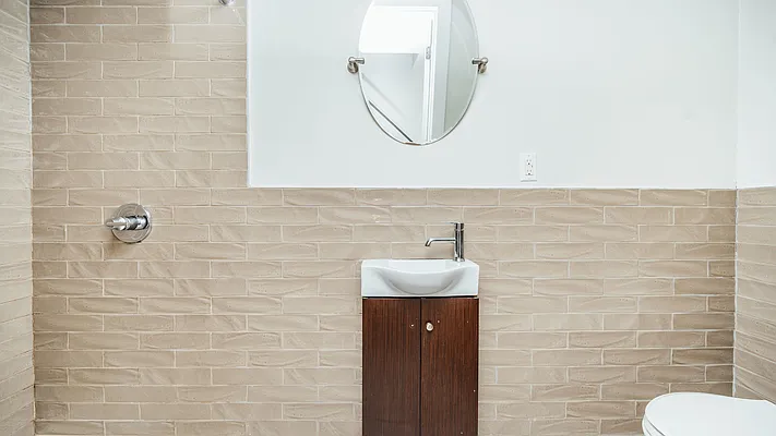 Rented by Nooklyn NYC LLC | media 38