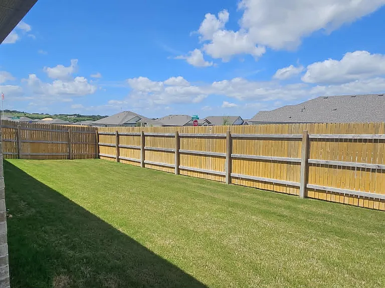 200 Creekfall Rd — Photo 24