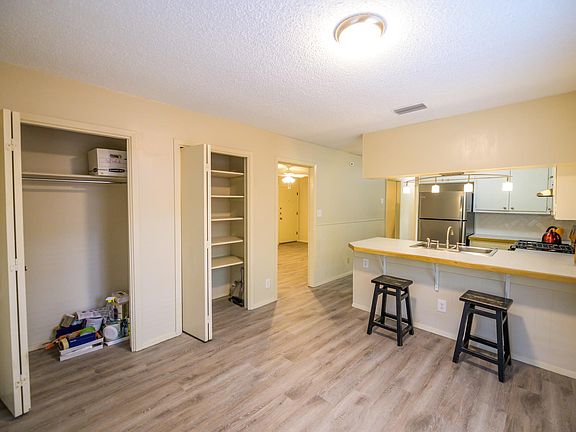Kitchen & Dining Room