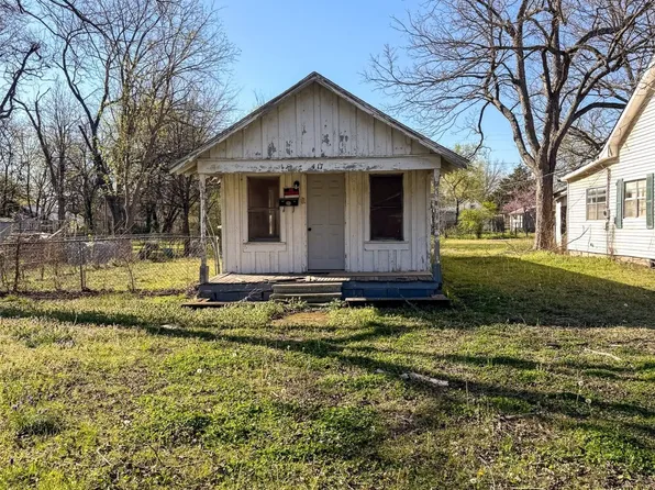 417 W 3rd St, Ada, OK 74820