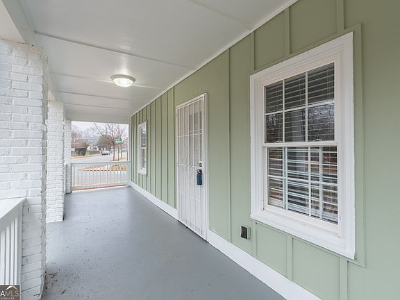 4th image of 3136 E Point St