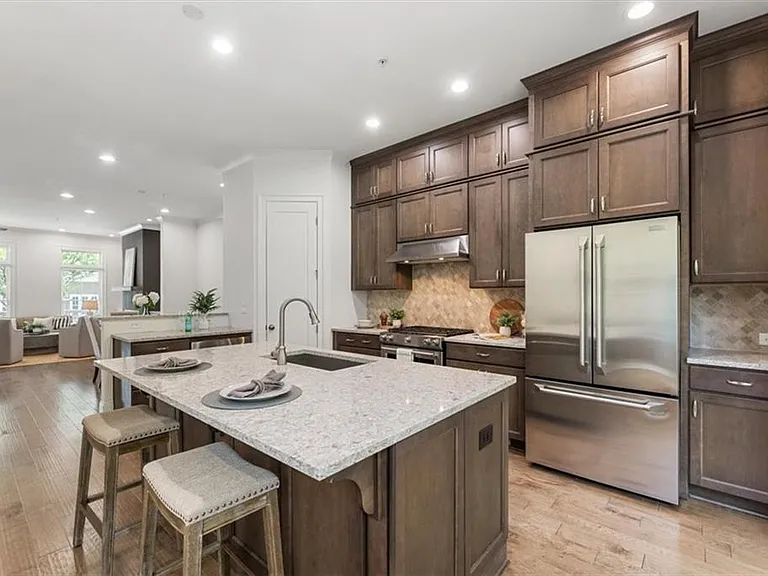 1233 Parkstead Ln — Photo 22