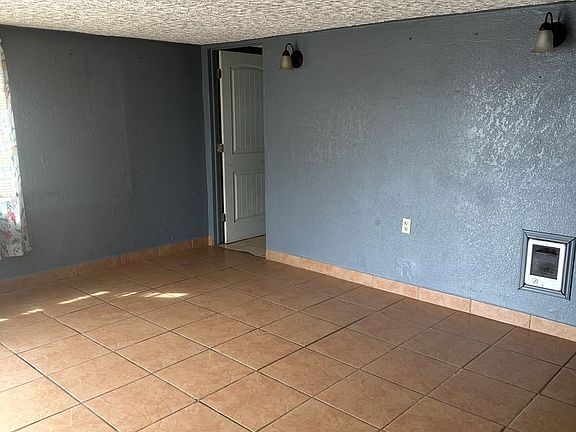 3rd image of 9802 Highland Dr NE