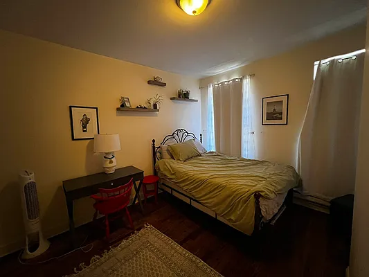 Rented by Salon Realty Corp | media 5