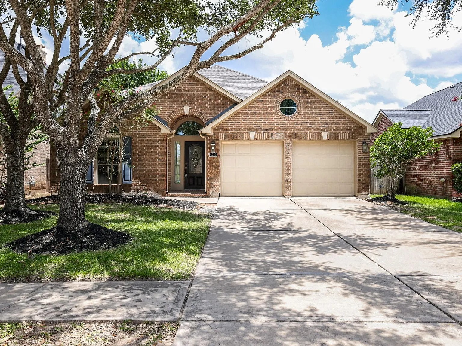4 bed, 3.0 bath, 2640 sqft, $2,500 — Photo 3