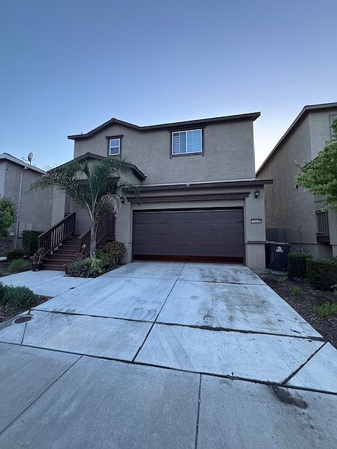 Newly built home in 2021, HOA maintains front yard.