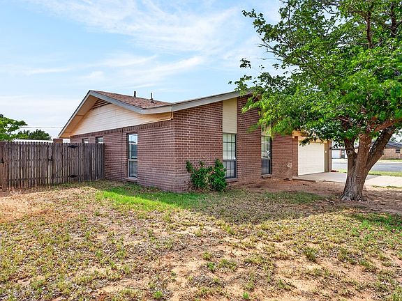 2nd image of 8643 Holiday Dr