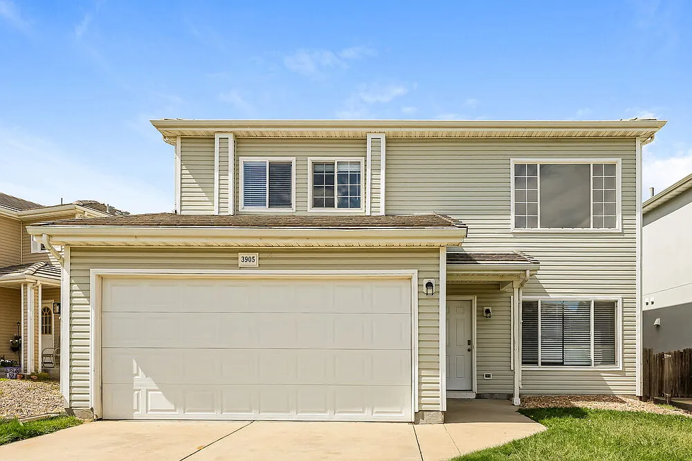 3 bed, 2.5 bath, 2170 sqft, $3,040 — Photo 1