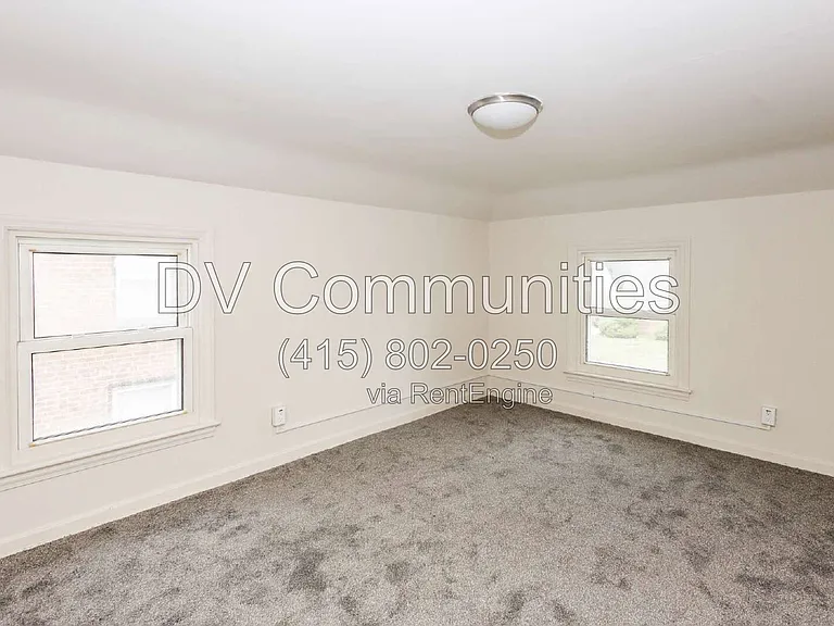 18412 Waterbury Ave — Photo 13
