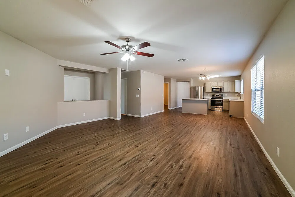 4 bed, 2.0 bath, 1919 sqft, $2,570 — Photo 3