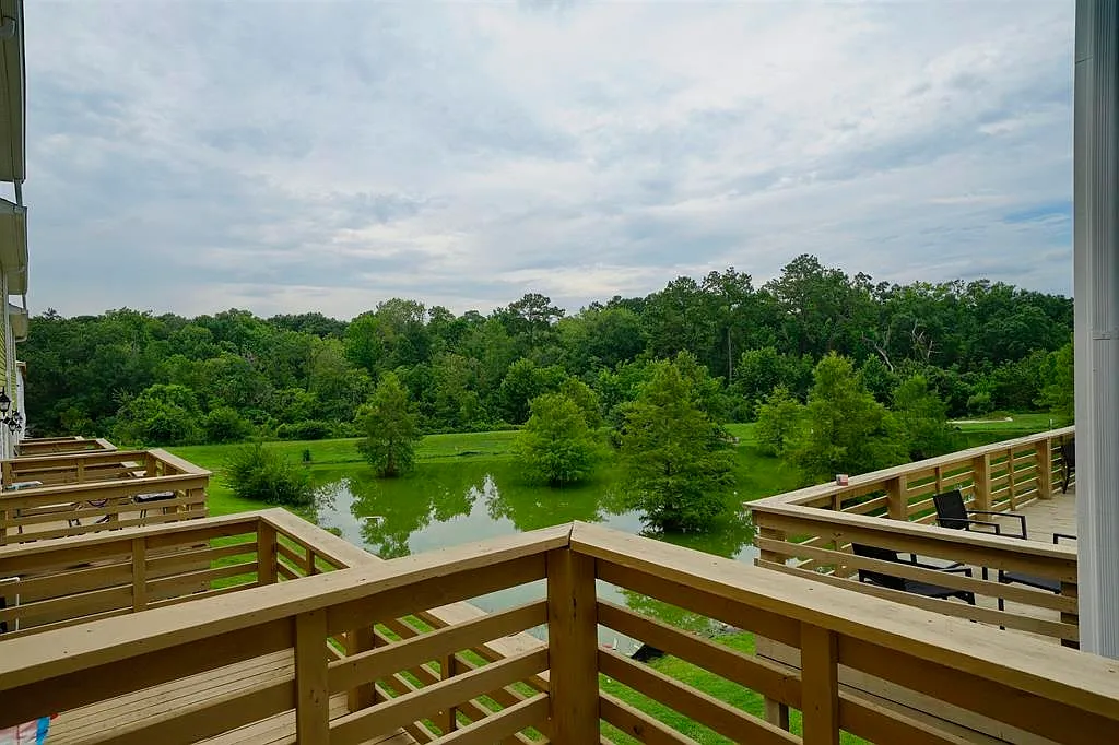 3 bed, 1177 sqft, $2,500 — Photo 1