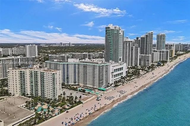 3725 Ocean Dr #Penthouse 03 — Photo 3