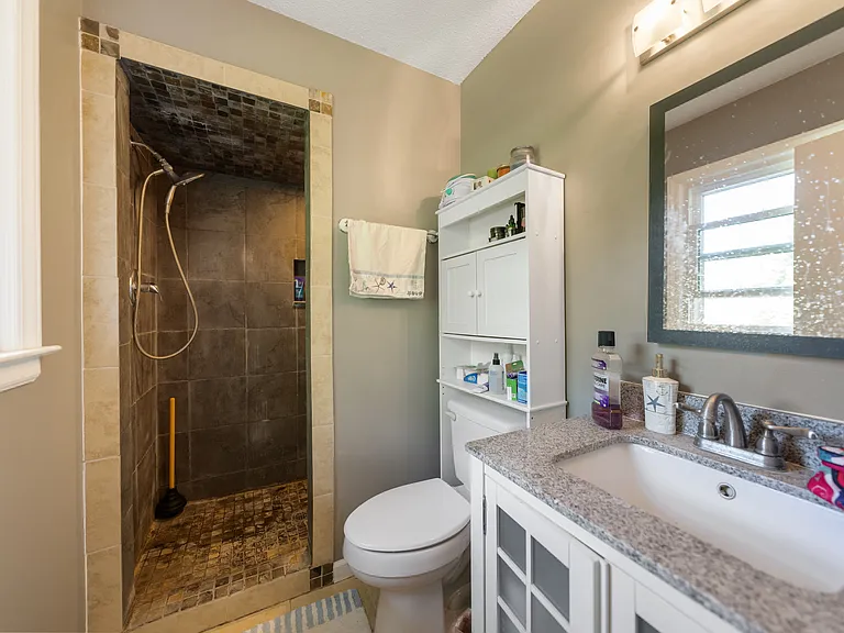 323 Bandock Dr — Photo 9
