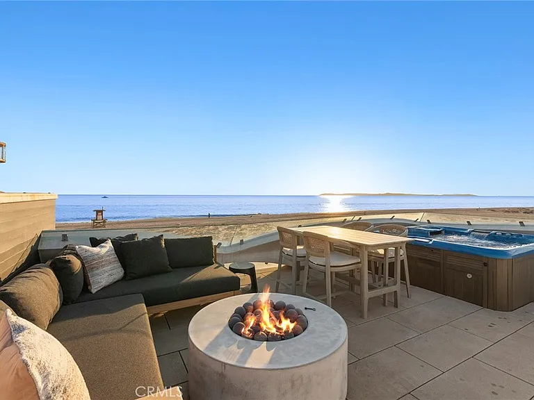 2144 E Oceanfront — Photo 29