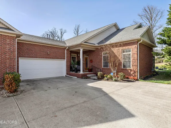 1892 Mountain Dr, Lenoir City, TN 37772