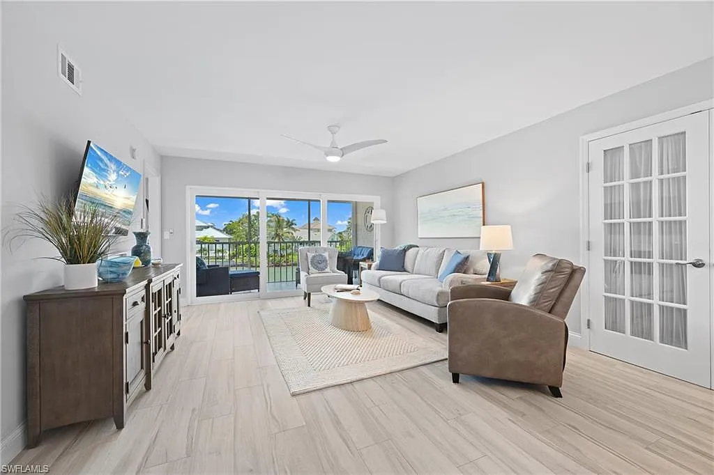 10684 Gulf Shore Dr — Photo 4