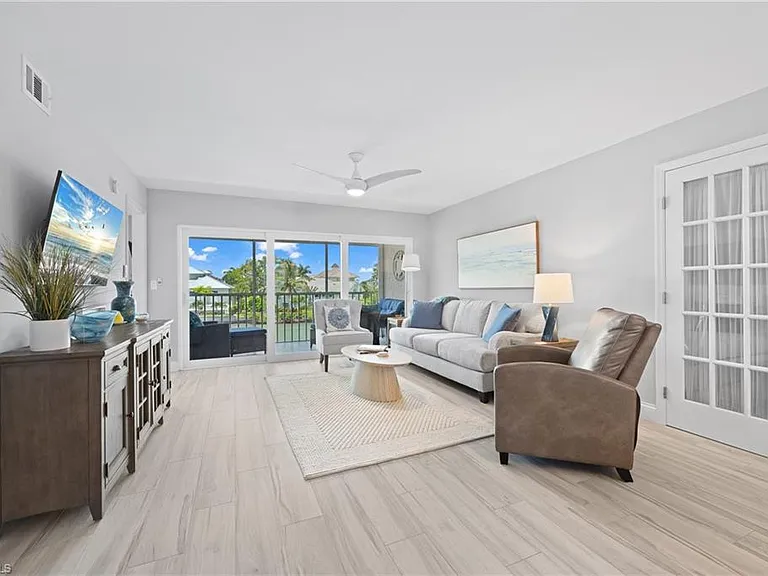 10684 Gulf Shore Dr #205 — Photo 4