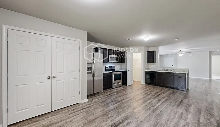 814 Kent Dr — Photo 12