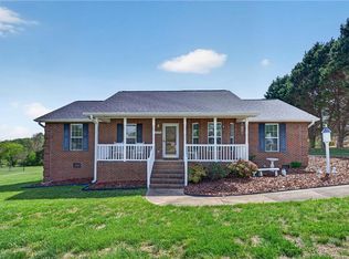 5719 Rolling Meadows Rd, Randleman, NC 27317