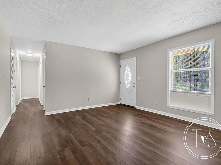113 Elm St — Photo 9