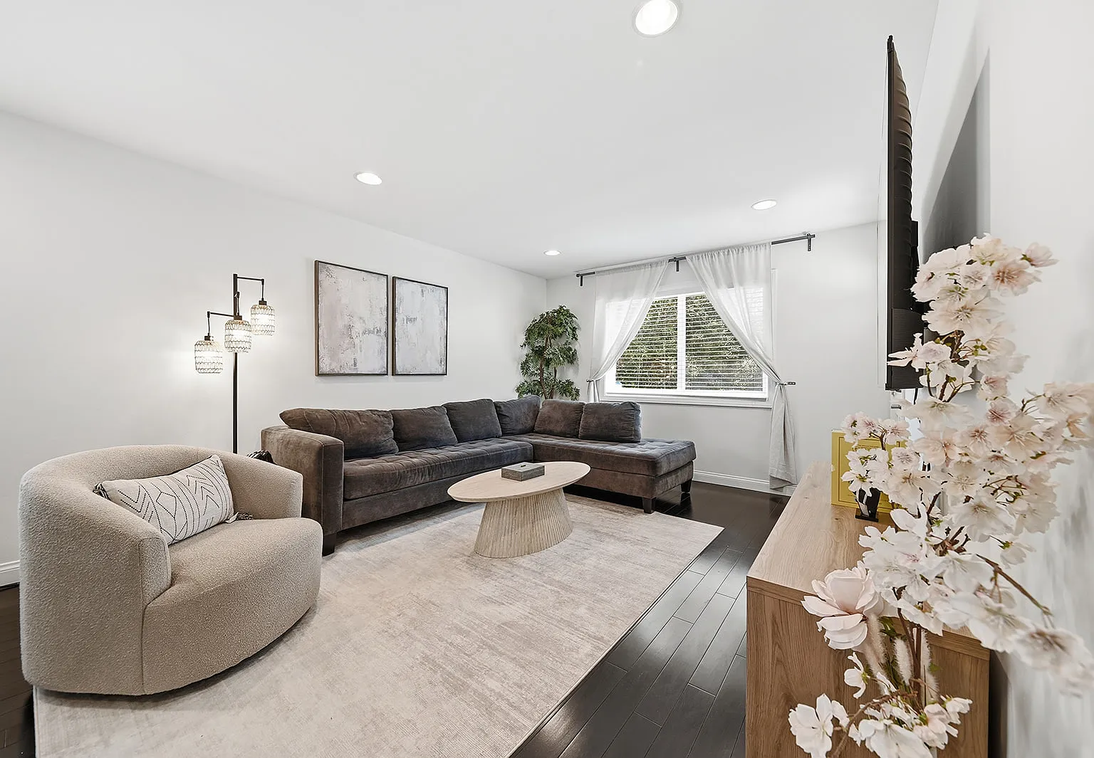 4136 Tilden Ave — Photo 4