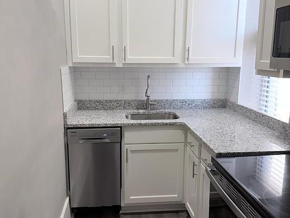 2nd image of 508 W Oak St #3