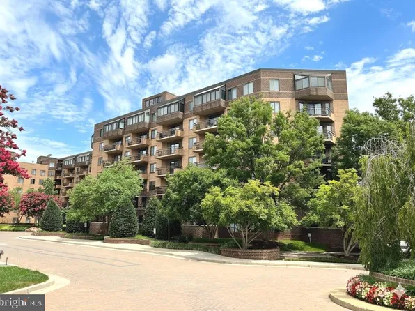 2111 Wisconsin Ave NW, Washington, DC