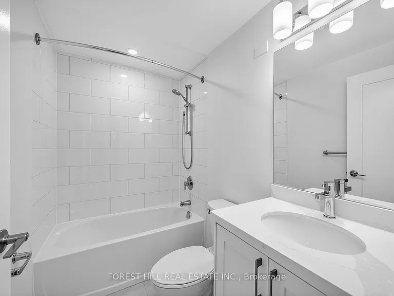 561 Avenue Rd #803-4 — Photo 17
