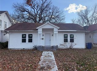 611 W 3rd St, Coffeyville, KS 67337