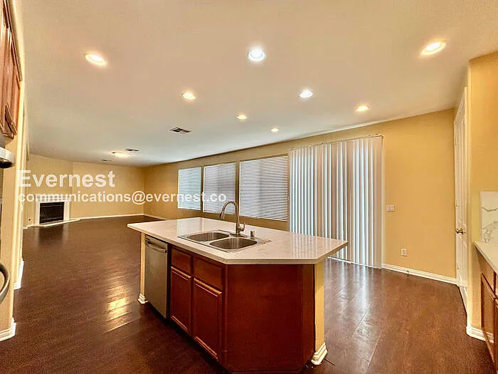 40495 Charleston St — Photo 4