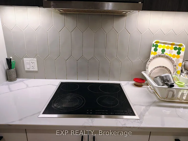 741 King St W #1505 — Photo 12