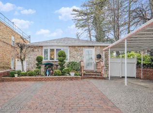 12 Hunton St, Staten Island, NY 10304