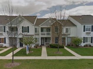 1463 McClure Rd, Aurora, IL 60505