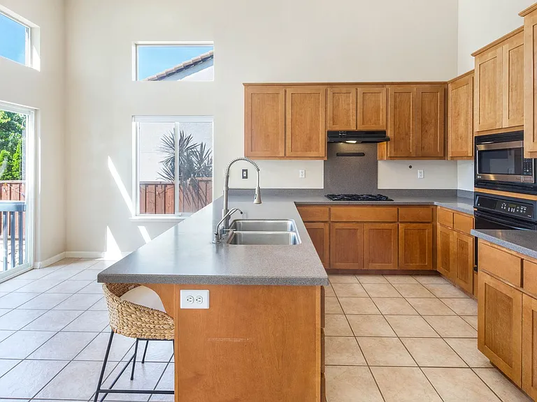 2902 Haddington Ct — Photo 16