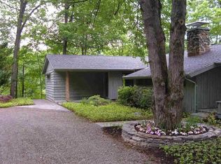 272 Drake Rd, Pleasant Valley, NY 12569