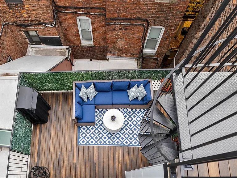 133 Salem St #PENTHOUSE — Photo 22
