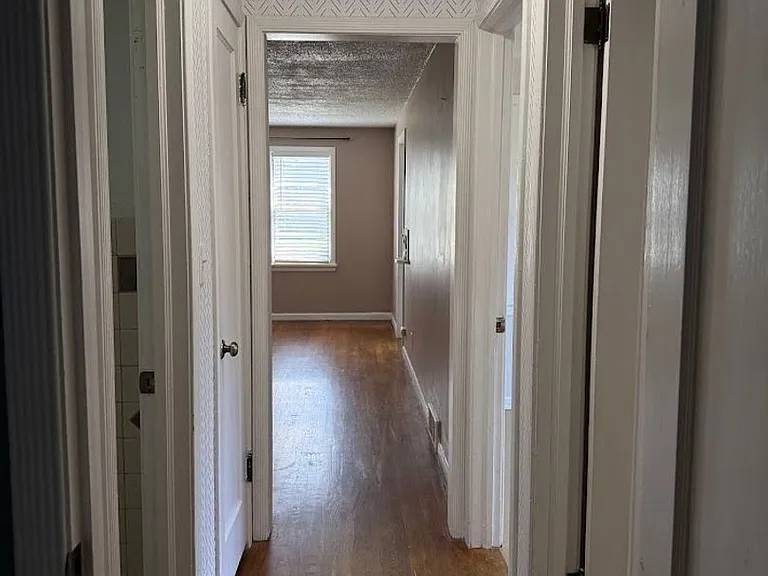 3703 W Rockwell Ave — Photo 5