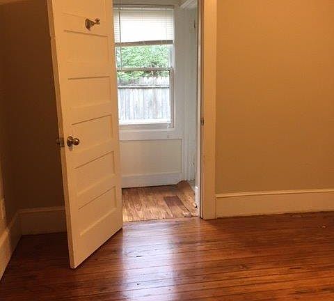 Bedroom - Bathroom Entrance