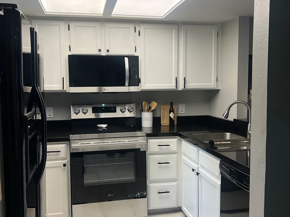 Updated kitchen to prepare your favorite meals.