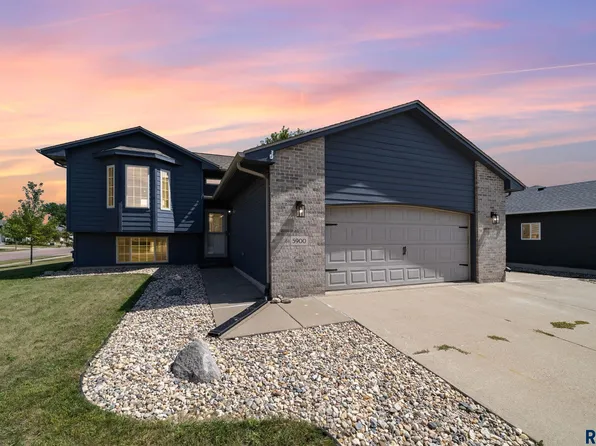 5900 S Hallow Ave, Sioux Falls, SD 57106