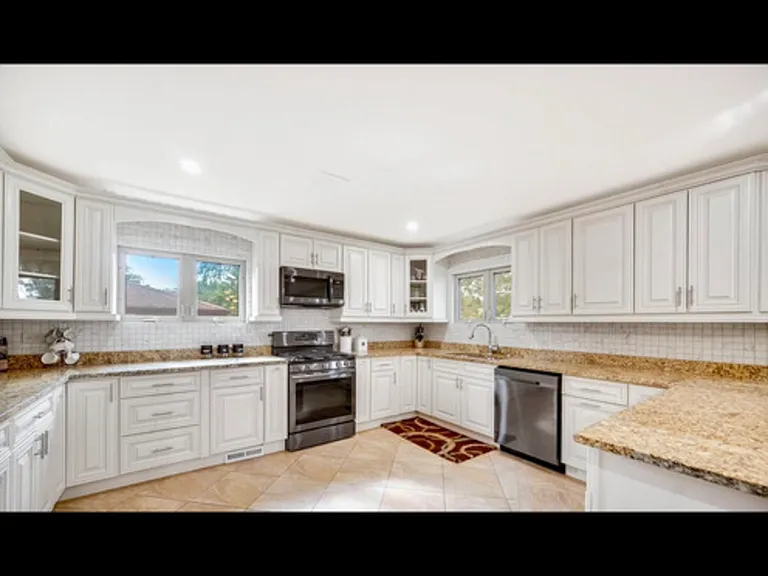 14926 Wilco Dr — Photo 11