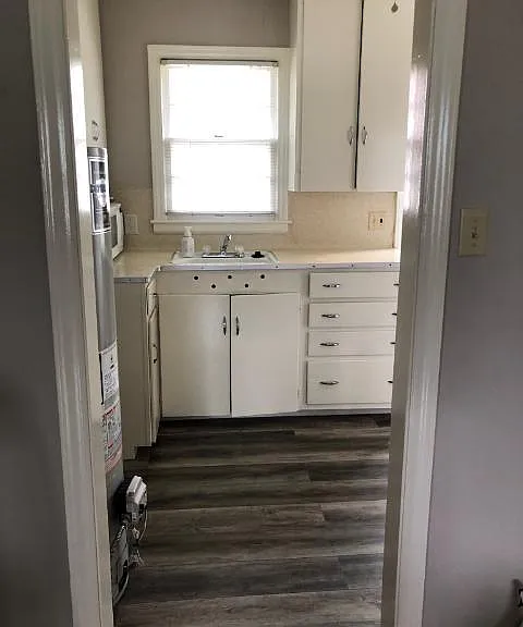 2702 W Maple St — Photo 5