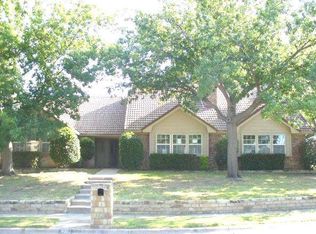 1101 Clear View Dr, Bedford, TX 76021